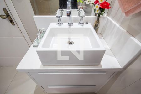 Casa à venda com 200m², 3 quartos e 2 vagas Casa à venda com 200m², 3 quartos e 2 vagasBanheiro da Suíte