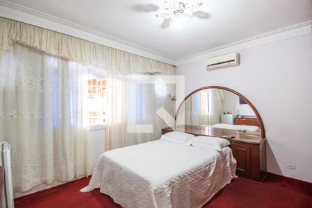 Casa à venda com 200m², 3 quartos e 2 vagas Casa à venda com 200m², 3 quartos e 2 vagasSuíte