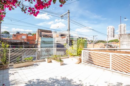 Casa à venda com 200m², 3 quartos e 2 vagas Casa à venda com 200m², 3 quartos e 2 vagasVaranda