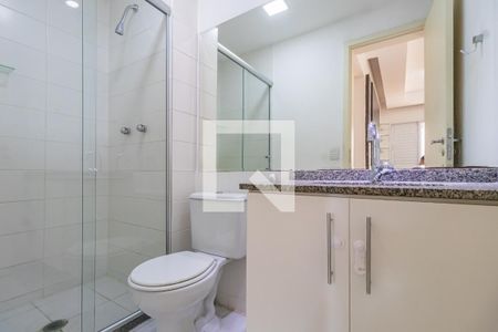 Banheiro Social de apartamento para alugar com 2 quartos, 72m² em Jardim Tupanci, Barueri