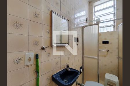 Casa à venda com 257m², 4 quartos e 4 vagas Casa à venda com 257m², 4 quartos e 4 vagasBanheiro Corredor