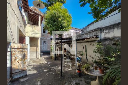 Casa à venda com 257m², 4 quartos e 4 vagas Casa à venda com 257m², 4 quartos e 4 vagasQuintal