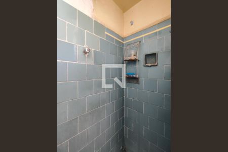 Casa à venda com 257m², 4 quartos e 4 vagas Casa à venda com 257m², 4 quartos e 4 vagasBanheiro Corredor 2