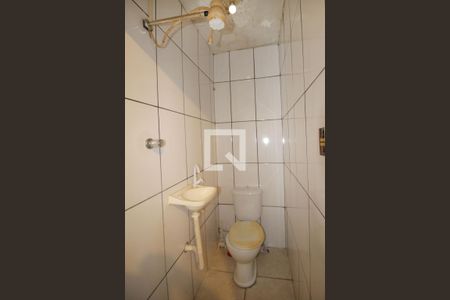 Banheiro de kitnet/studio para alugar com 1 quarto, 30m² em Vila Santana, Sorocaba
