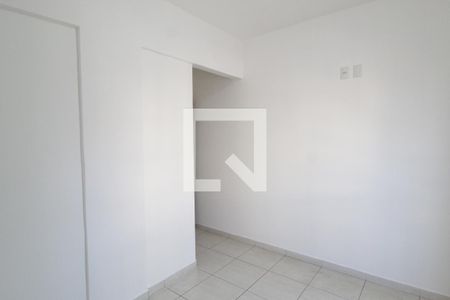 Quarto 2 de apartamento para alugar com 2 quartos, 47m² em Carajás, Uberlândia