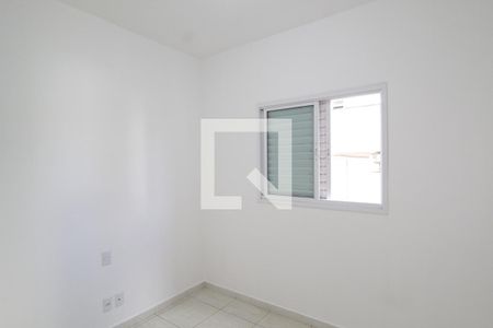 Quarto 1 de apartamento para alugar com 2 quartos, 47m² em Carajás, Uberlândia