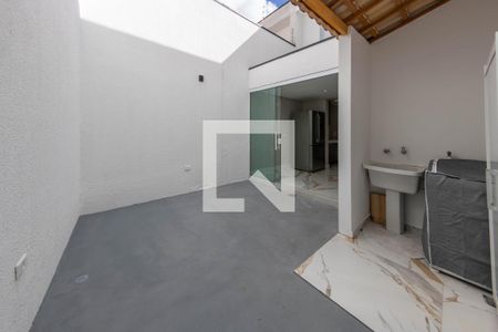 Casa à venda com 160m², 3 quartos e 2 vagasQuintal