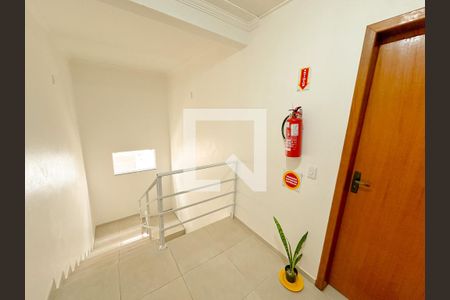 Apartamento para alugar com 60m², 2 quartos e 1 vagaEscada