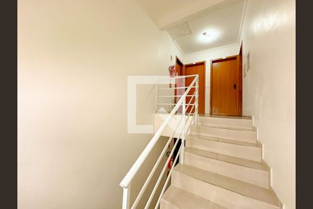 Apartamento para alugar com 60m², 2 quartos e 1 vagaEscada