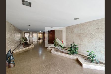 Apartamento à venda com 102m², 3 quartos e 1 vagaFachada e portaria