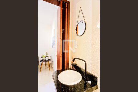 Lavabo de casa de condomínio à venda com 2 quartos, 60m² em Chora Menino, São Paulo