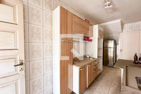 Casa à venda com 105m², 2 quartos e 2 vagasCozinha 