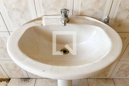 Casa à venda com 105m², 2 quartos e 2 vagasBanheiro