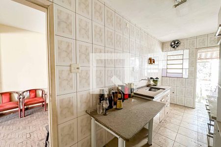 Casa à venda com 105m², 2 quartos e 2 vagasCozinha 