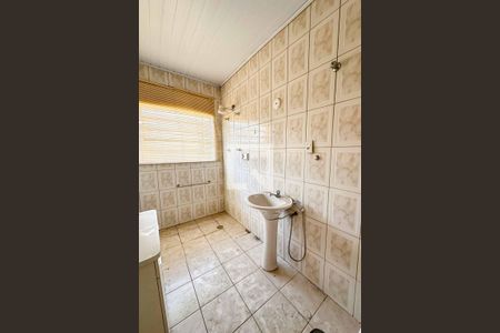 Casa à venda com 105m², 2 quartos e 2 vagasBanheiro