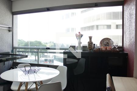 Varanda de kitnet/studio à venda com 1 quarto, 30m² em Pinheiros, São Paulo