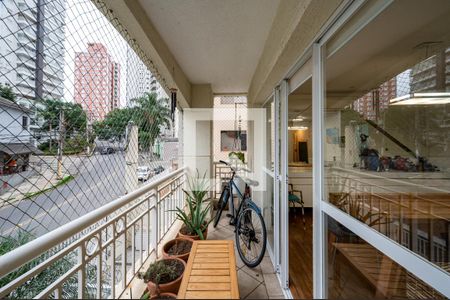 Apartamento à venda com 146m², 3 quartos e 2 vagasVaranda