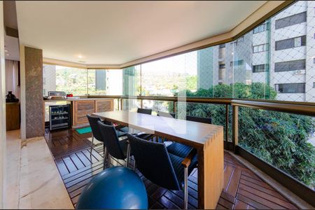 Sala de apartamento para alugar com 4 quartos, 280m² em Serra, Belo Horizonte