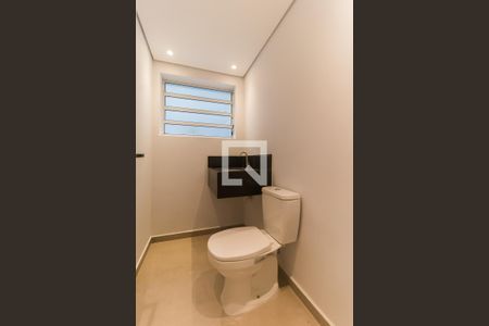 Casa para alugar com 480m², 3 quartos e 5 vagasBanheiro do Salão
