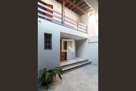Casa para alugar com 480m², 3 quartos e 5 vagasFachada