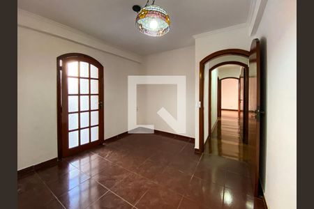 Salas de casa à venda com 7 quartos, 380m² em Caxingui, São Paulo