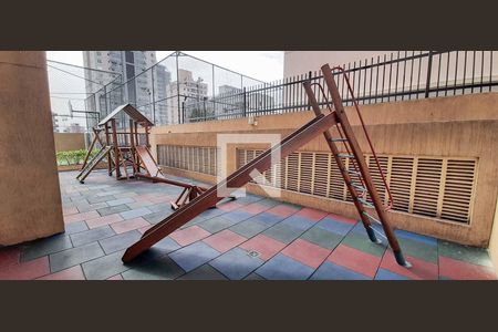 Apartamento à venda com 137m², 2 quartos e 2 vagasÁrea comum - Playground