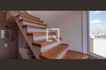 Escada de apartamento à venda com 2 quartos, 137m² em Vila Osasco, Osasco