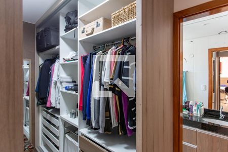 Apartamento à venda com 137m², 3 quartos e 2 vagasCloset da suíte 1