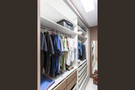 Apartamento à venda com 137m², 3 quartos e 2 vagasCloset da suíte 1