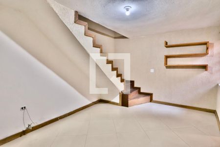 Sala de casa para alugar com 4 quartos, 150m² em Vila Bertioga, São Paulo