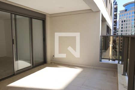 Apartamento à venda com 152m², 3 quartos e 2 vagasVaranda da suíte 