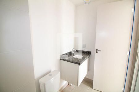 Banheiro da Suíte de apartamento para alugar com 1 quarto, 30m² em Jardim Monte Azul, São Paulo