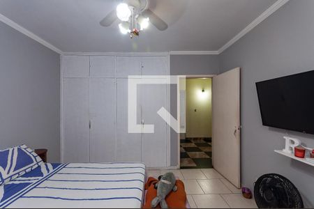 Quarto 1 de casa para alugar com 2 quartos, 220m² em Barra Funda, São Paulo