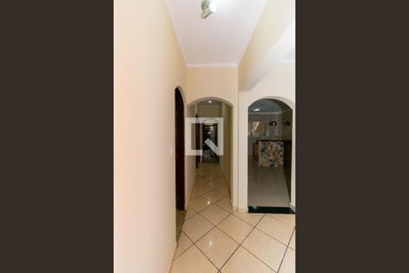Corredor de casa para alugar com 3 quartos, 170m² em Vila Virginia, São Paulo