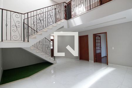 Casa de condomínio para alugar com 262m², 3 quartos e 4 vagasSala