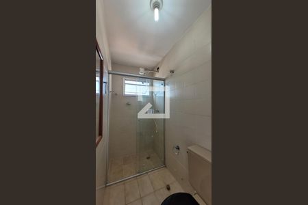 Banheiro de kitnet/studio para alugar com 1 quarto, 34m² em Botafogo, Campinas