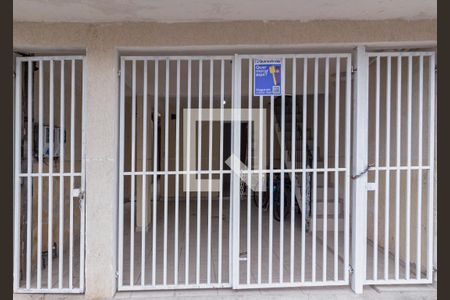 Casa para alugar com 130m², 5 quartos e 1 vaga Casa para alugar com 130m², 5 quartos e 1 vagaFachada