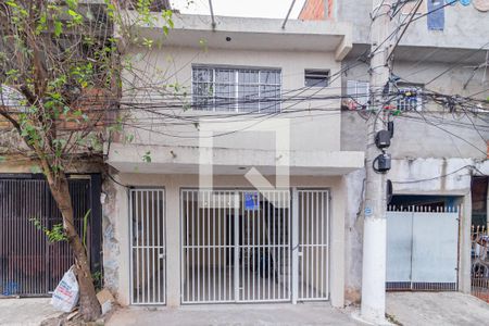 Casa para alugar com 130m², 5 quartos e 1 vaga Casa para alugar com 130m², 5 quartos e 1 vagaFachada