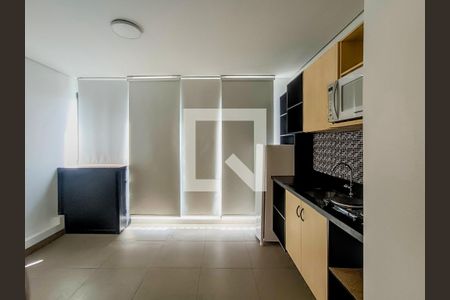 Sala e Cozinha de kitnet/studio para alugar com 1 quarto, 25m² em Barra Funda, São Paulo