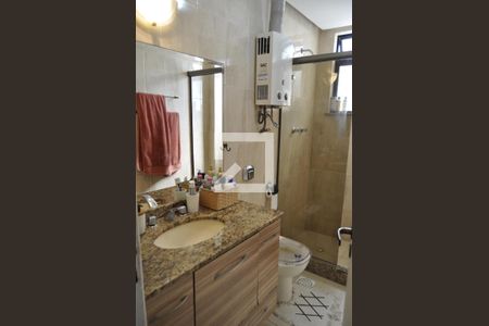 Apartamento à venda com 101m², 2 quartos e 1 vagaBanheiro Quarto 1