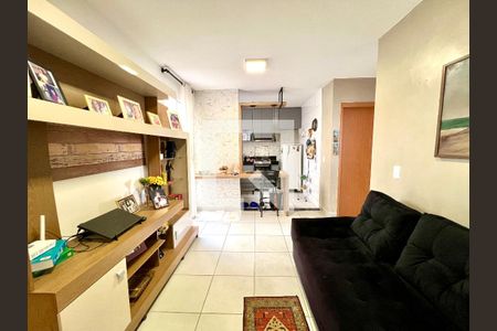 Sala de apartamento à venda com 2 quartos, 42m² em Chácaras Cotia, Contagem