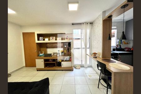 Sala de apartamento para alugar com 2 quartos, 42m² em Chácaras Cotia, Contagem