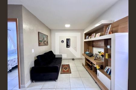 Sala de apartamento para alugar com 2 quartos, 42m² em Chácaras Cotia, Contagem