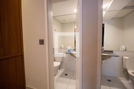 Apartamento à venda com 35m², 2 quartos e sem vaga Apartamento à venda com 35m², 2 quartos e sem vagaÁrea Comum - Salão de Festas - Banheiros