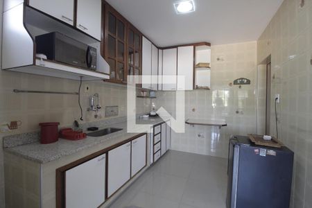 Casa de condomínio à venda com 237m², 3 quartos e 3 vagasCozinha