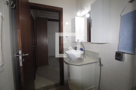 Casa de condomínio à venda com 237m², 3 quartos e 3 vagasBanheiro da Suíte