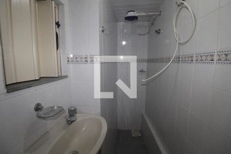 Casa de condomínio à venda com 237m², 3 quartos e 3 vagasBanheiro de serviço