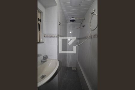 Casa de condomínio à venda com 237m², 3 quartos e 3 vagasBanheiro de serviço