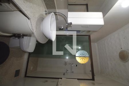 Casa de condomínio à venda com 237m², 3 quartos e 3 vagasBanheiro da Suíte