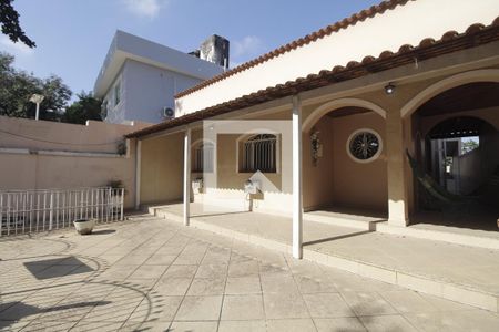 Casa de condomínio à venda com 237m², 3 quartos e 3 vagasQuintal